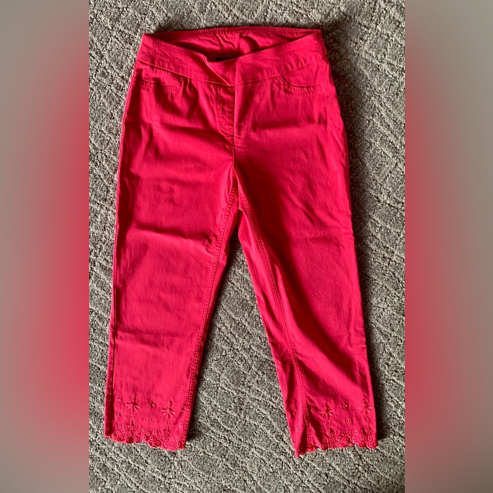 Slim Sation Feminine Stretch Slimming Capri pants size 6 Fuschia